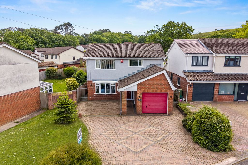Property photo 1 of 30