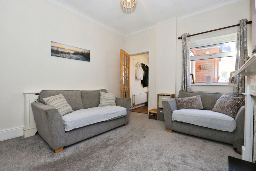 Property photo 2 of 15 Pbox-Img.Jpg