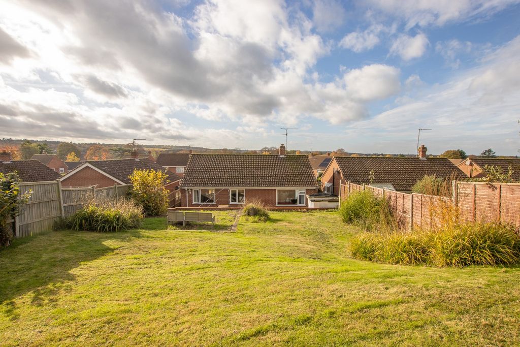 Property photo 2 of 18 4646863