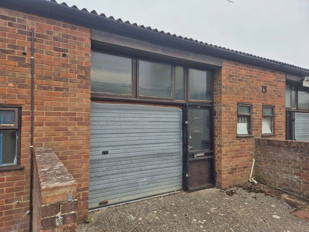 Property photo 1 of 2