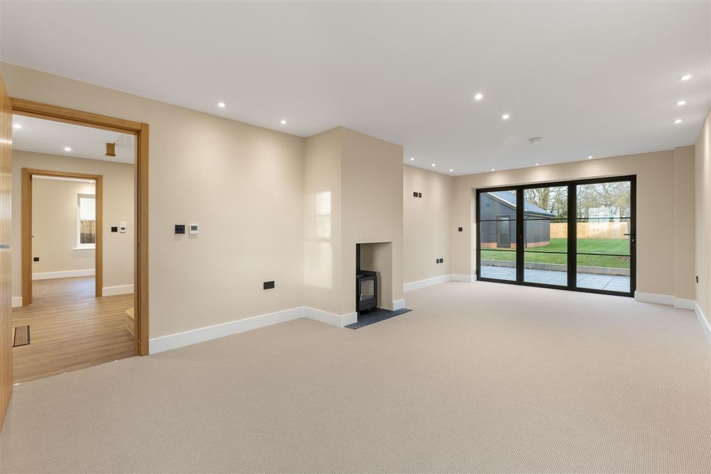 Property photo 3 of 22