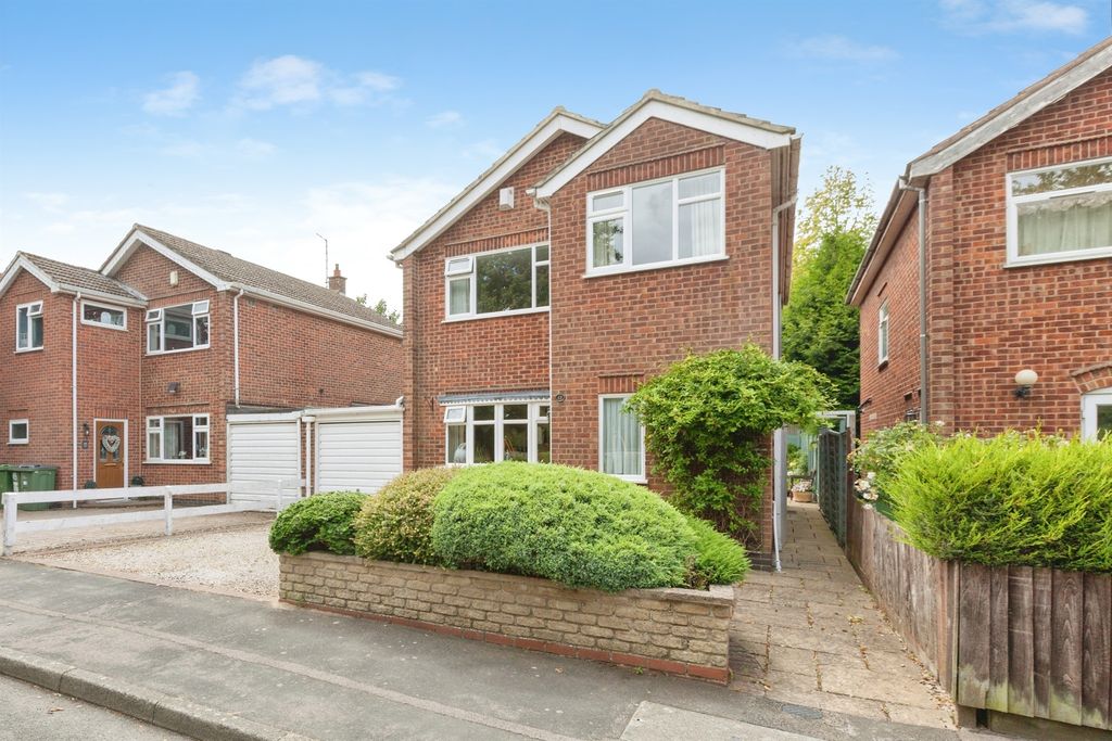 Property photo 2 of 20