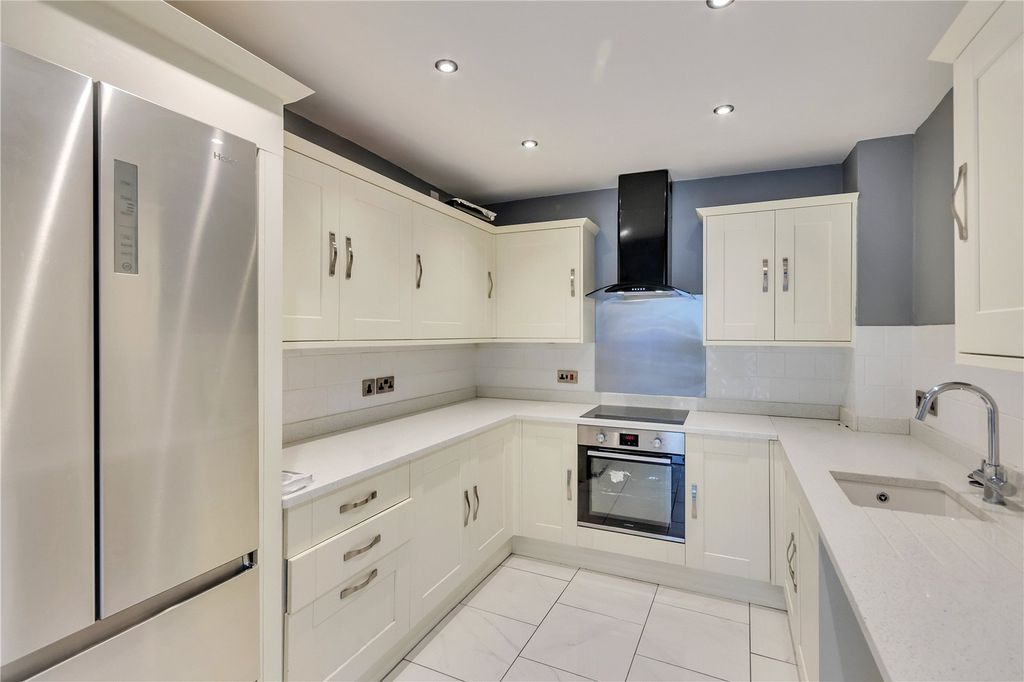 Property photo 2 of 28 Picture No. 07