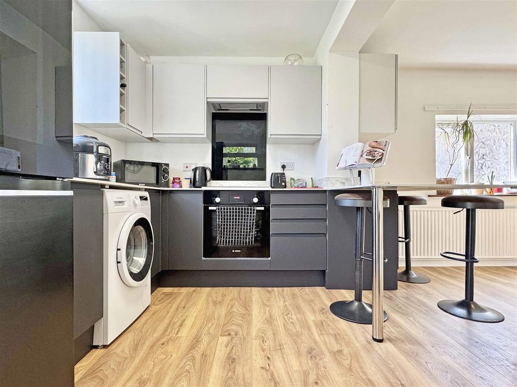Property photo 3 of 19 Kitchen.Jpg