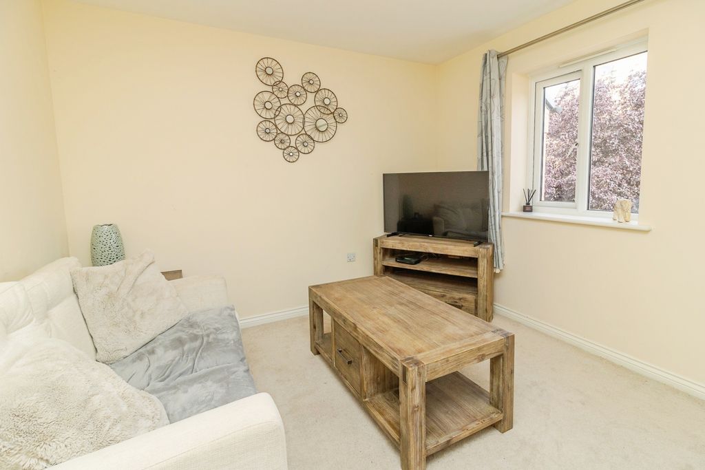Property photo 2 of 17 Photo