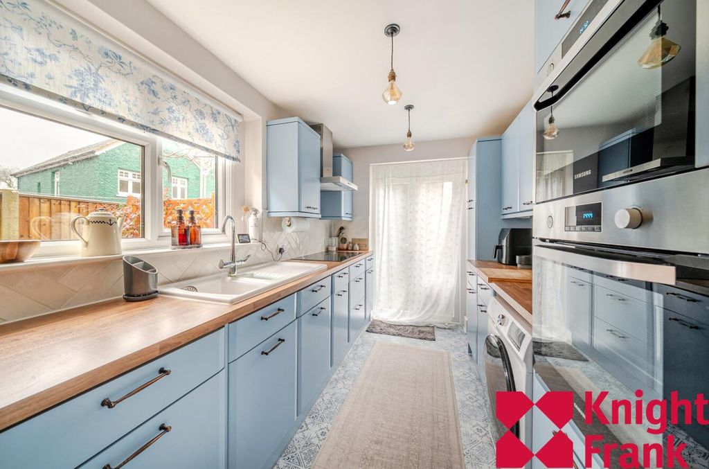 Property photo 2 of 8 Image