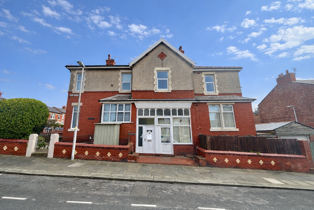 Property photo 1 of 11