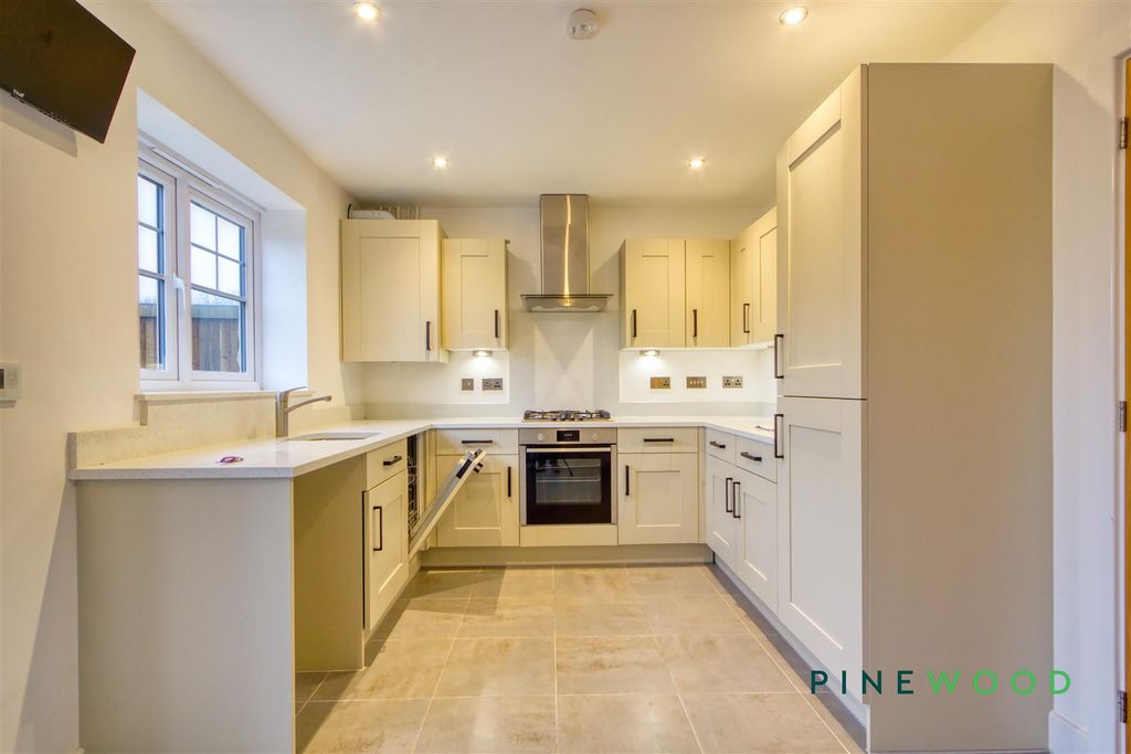 Property photo 3 of 22 Kitchen / Diner