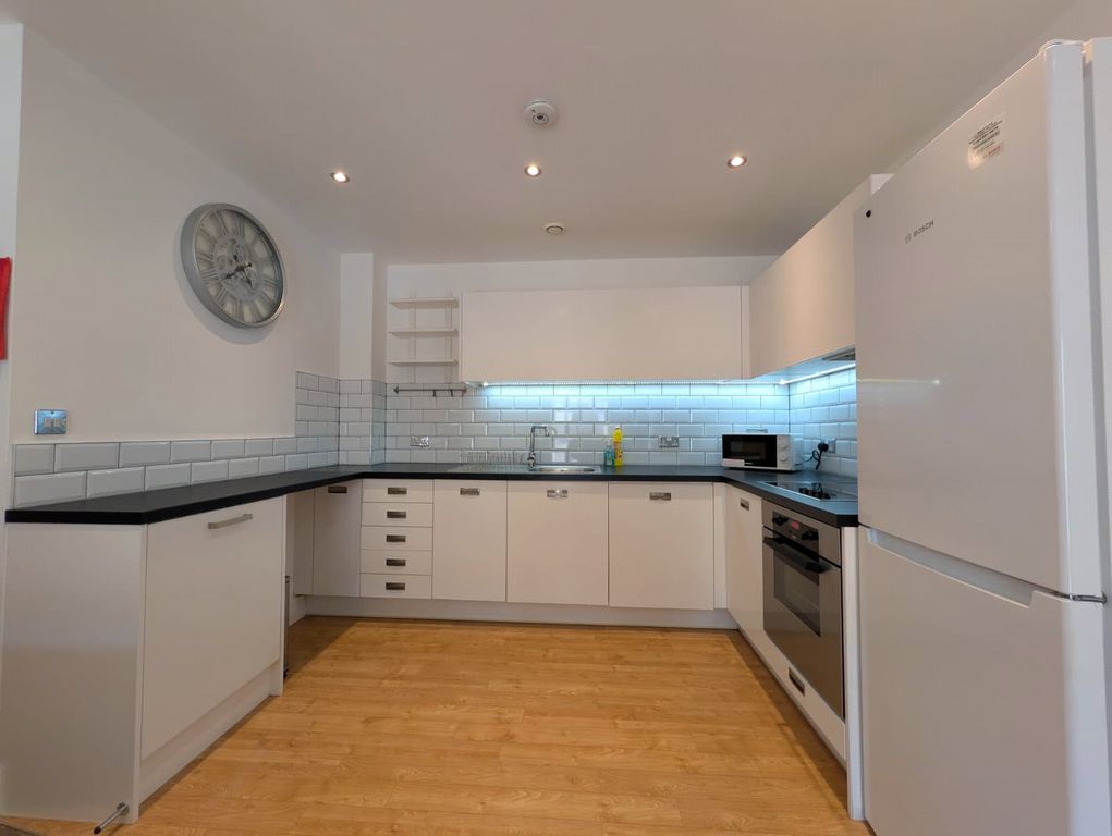 Property photo 2 of 8 Picture No. 16