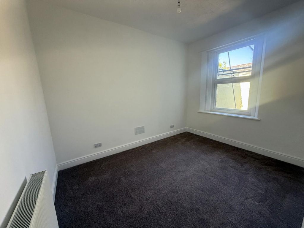 Property photo 1 of 10 Francis.....Jpg