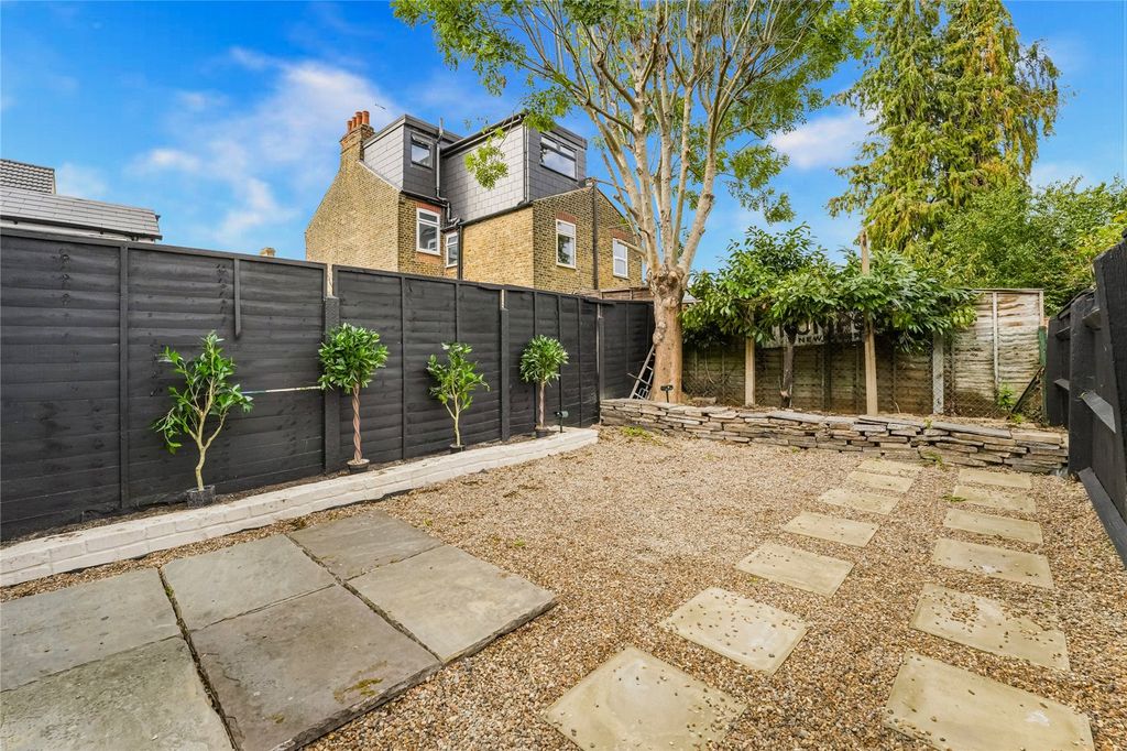 Property photo 3 of 21 Picture No. 05
