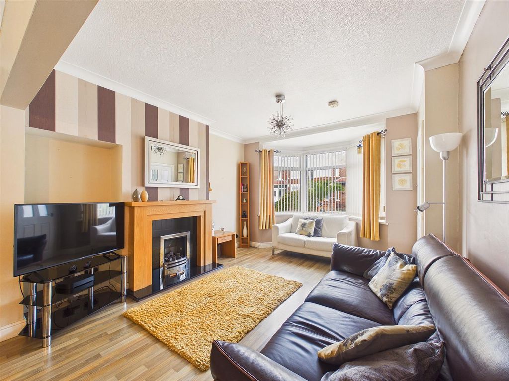 Property photo 3 of 13 Cam05451G0-Pr0228-Still001.Jpg