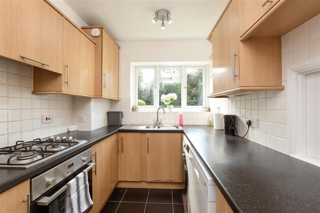Property photo 2 of 19 Kitchen