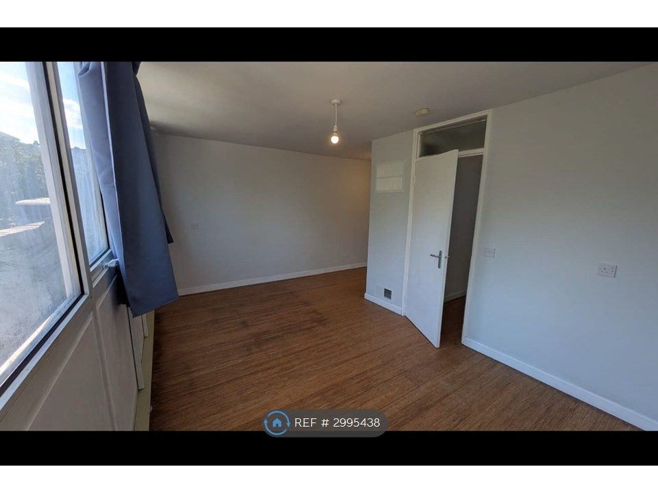 Property photo 1 of 4 Studio Room