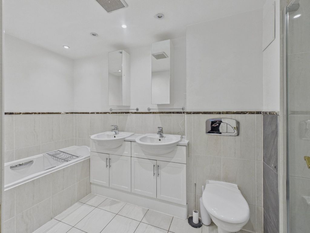 Additional image 6 of 2 bed flat for saleLedborough Lane, Beaconsfield HP9