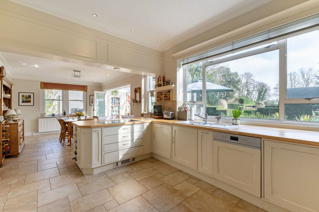 Additional image 5 of 6 bed detached house for saleRiver Road, Taplow, Maidenhead SL6