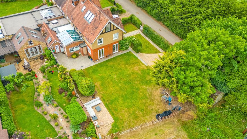 Property photo 2 of 61 Home Farm Cottages 8-9.Jpg