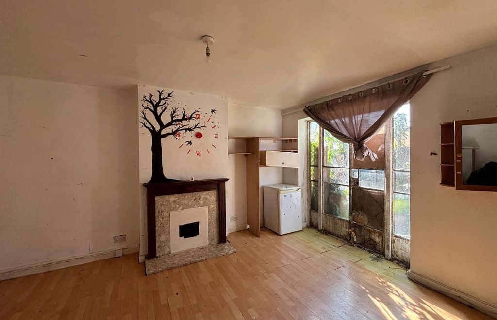 Property photo 2 of 10