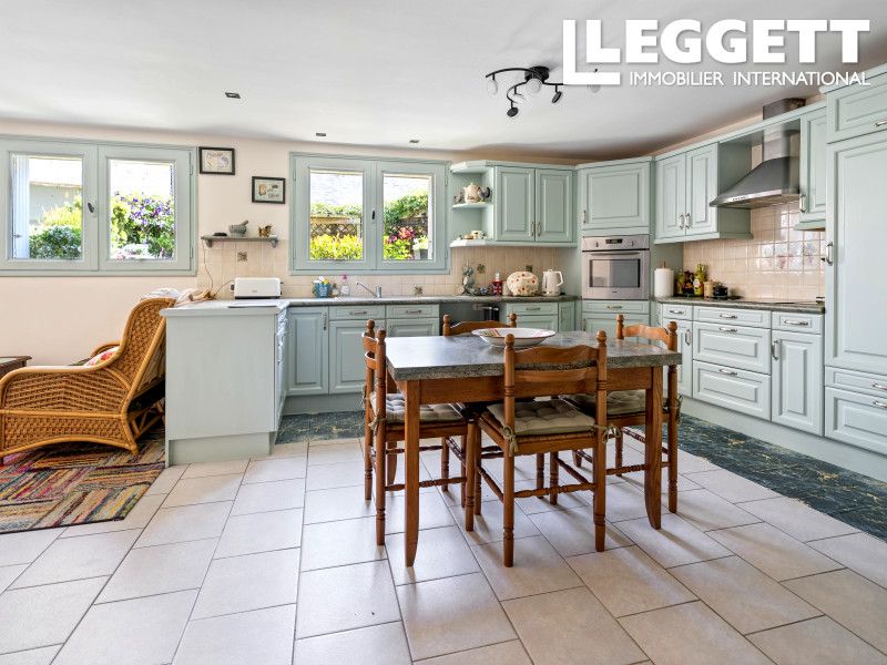 Property photo 2 of 10