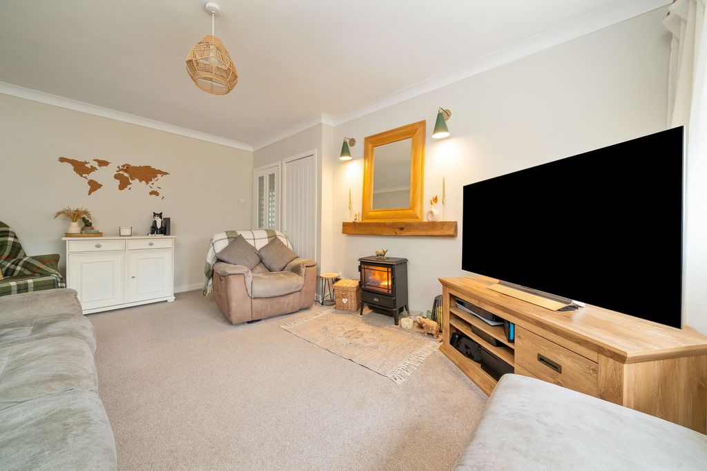 Property photo 3 of 24