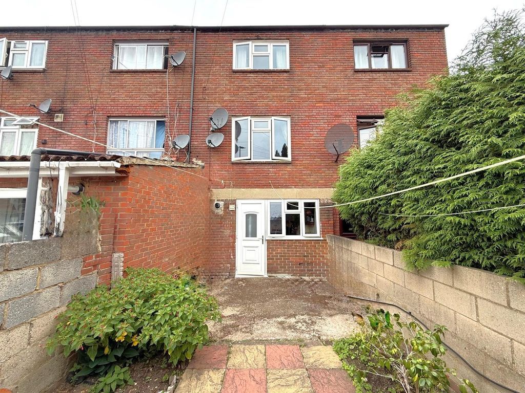 Property photo 3 of 11