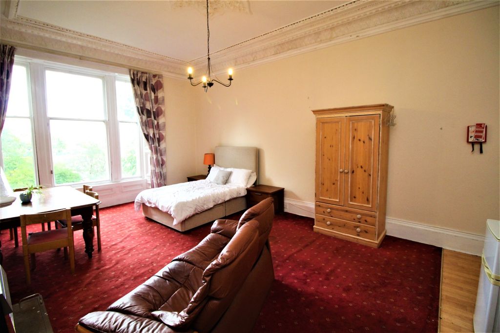 Property photo 3 of 4