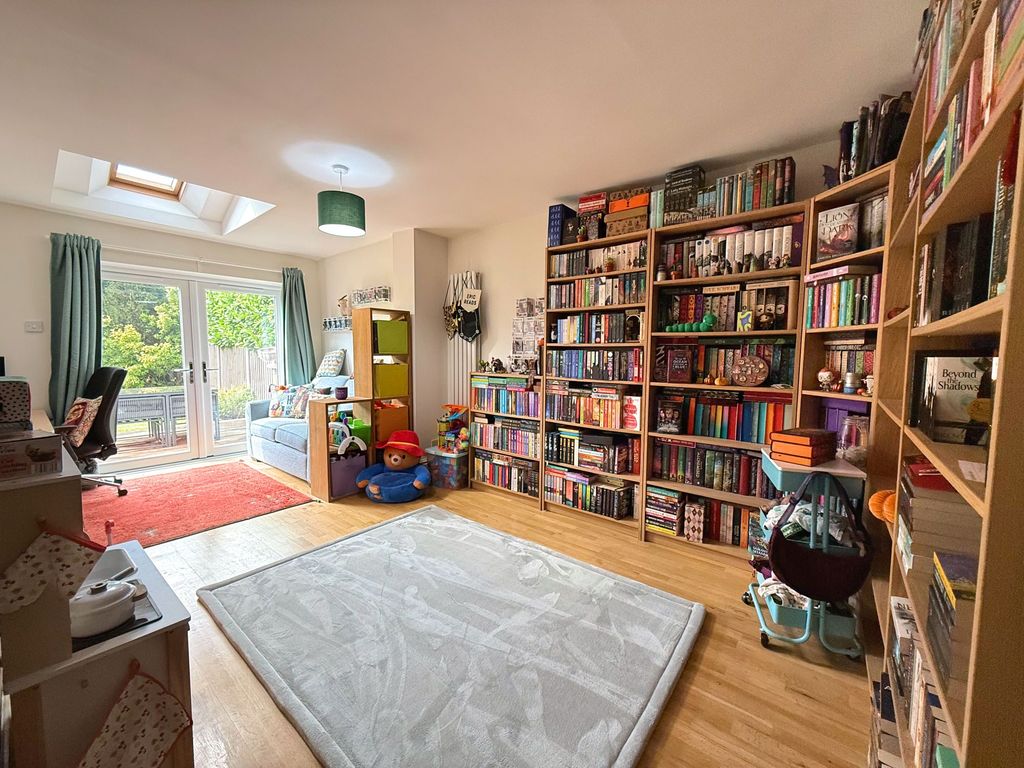 Property photo 3 of 32