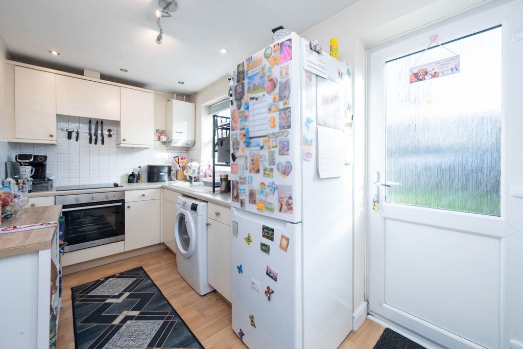 Property photo 3 of 16