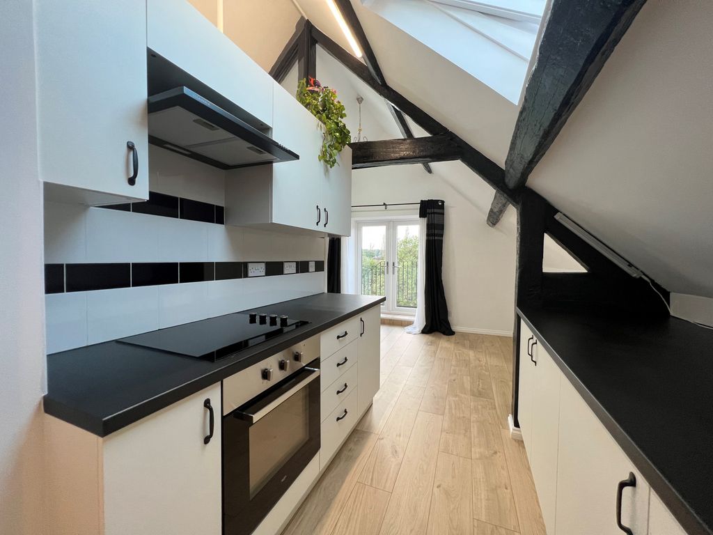 Property photo 2 of 31