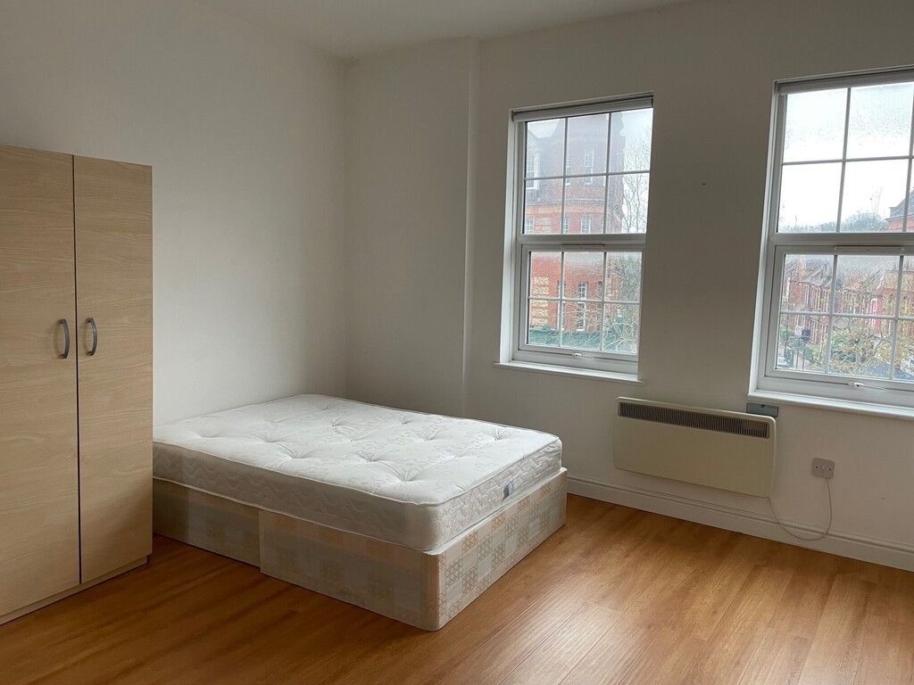 Property photo 3 of 7 Bedroom 1