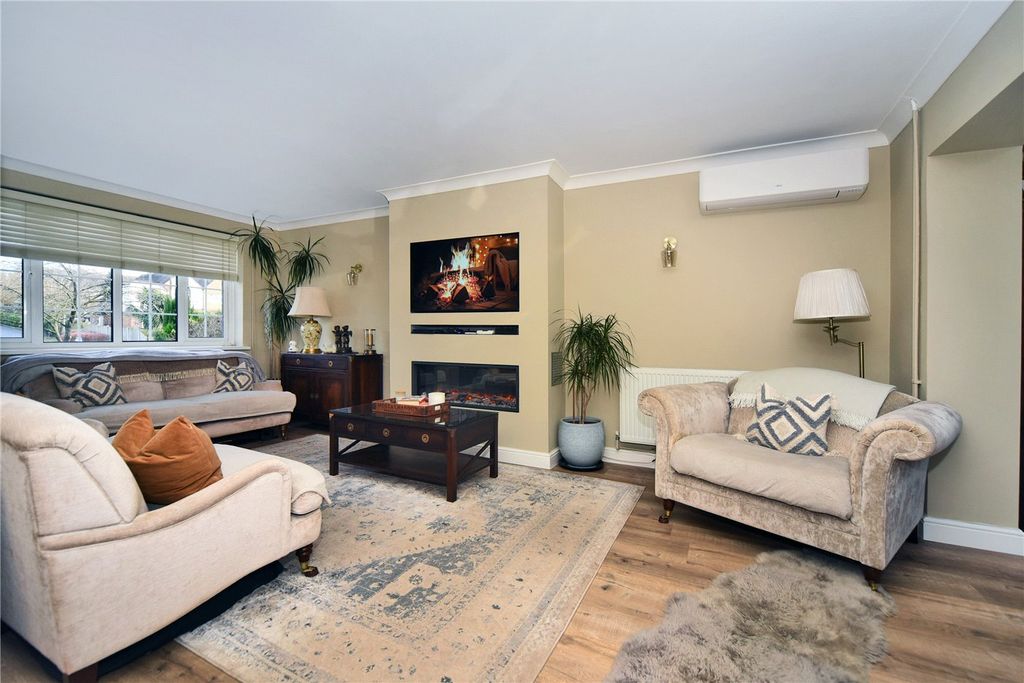 Property photo 2 of 24 Picture No. 22