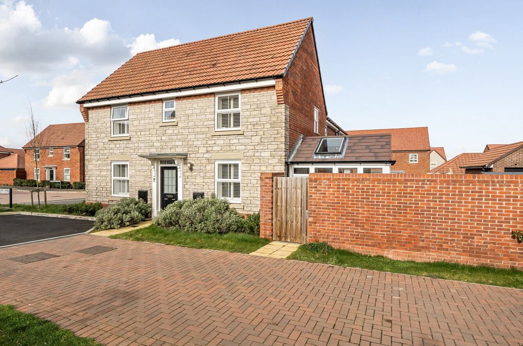 Property photo 1 of 24