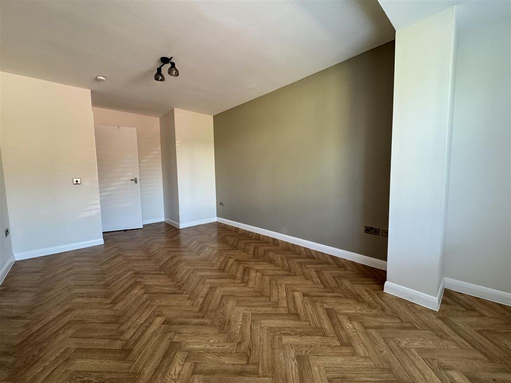 Property photo 3 of 15 Photo 30-04-2025, 11 34 47 (1).Jpg