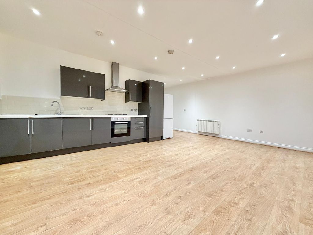 Property photo 2 of 9 Living Kitchen