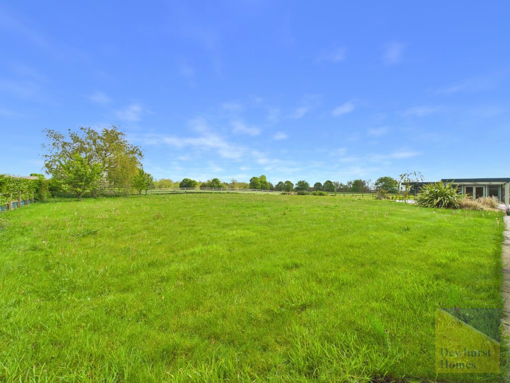 Property photo 2 of 37