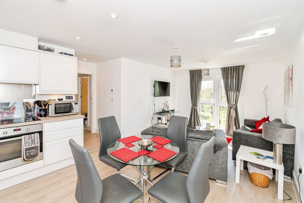 Property photo 2 of 12 Pbox-Img.Jpg