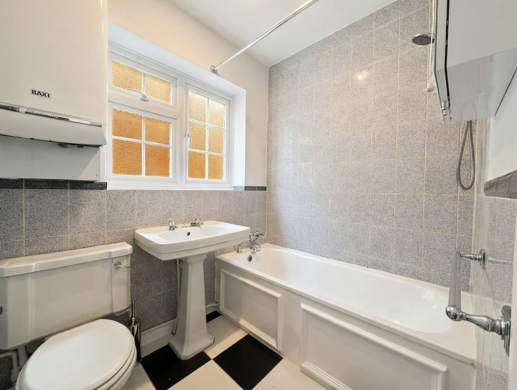 Property photo 3 of 11 Bcb0c9Fe-4Ae6-42Ad-9862-49124086179A.Jpg