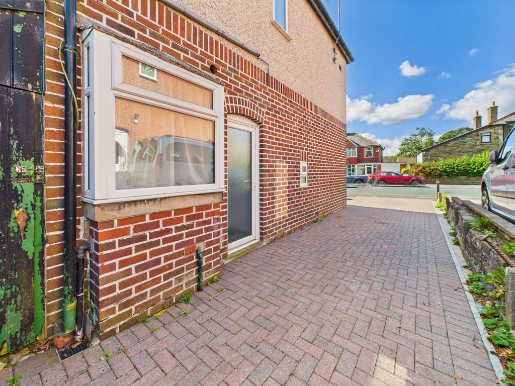 Property photo 3 of 16 Cam02093G0-Pr0057-Still024