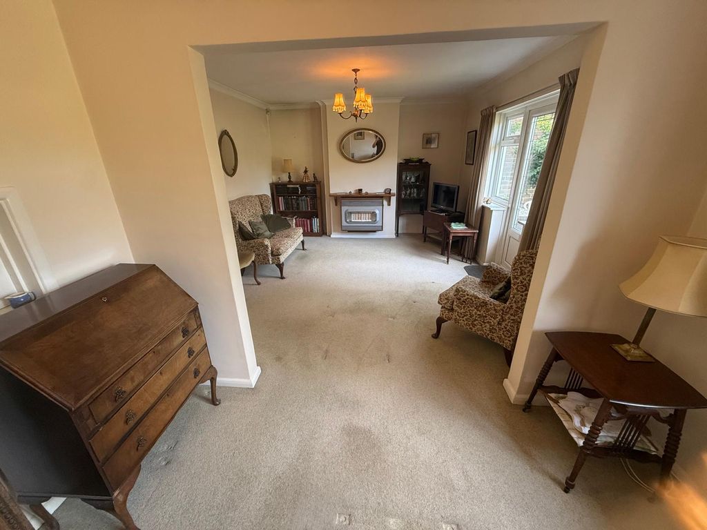 Property photo 3 of 11