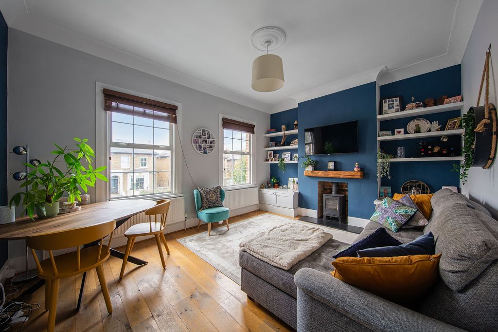 Property photo 2 of 18