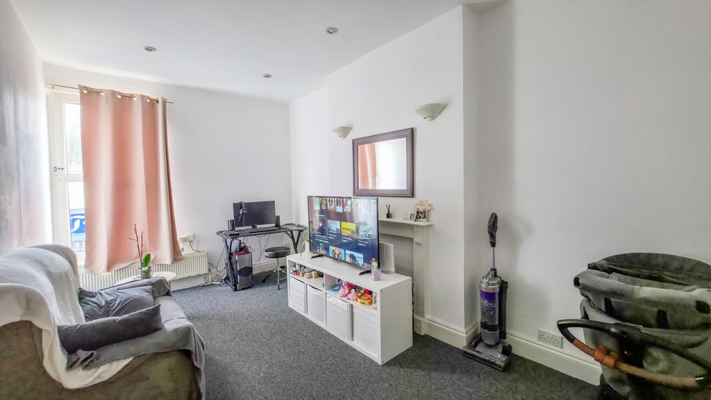 Property photo 2 of 11 20251024_135642