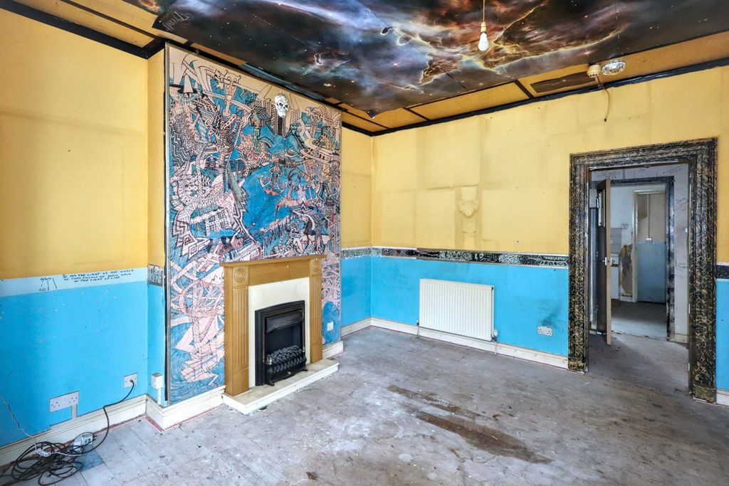Property photo 2 of 11 Flat 1, 1-2 Morpeth Street, Hull, North Humberside, Hu3 1Rf