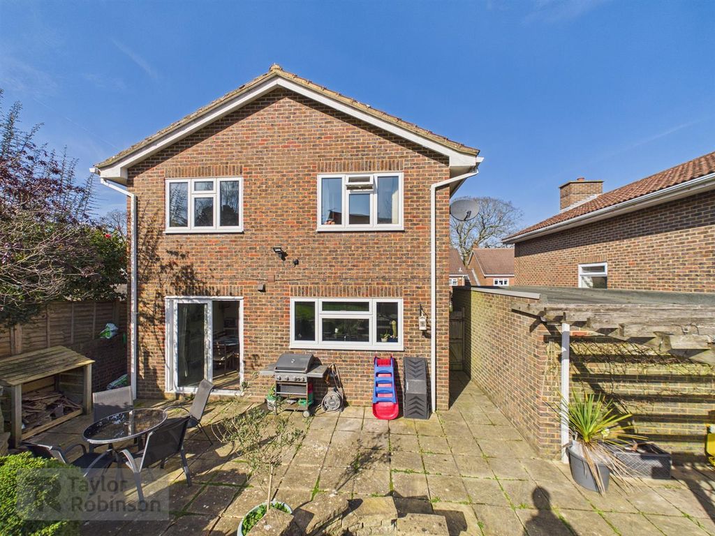 Property photo 2 of 18 Cam02600G0-Pr0664-Still029.Jpg