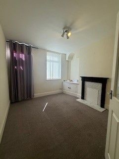 Property photo 2 of 11 Lounge