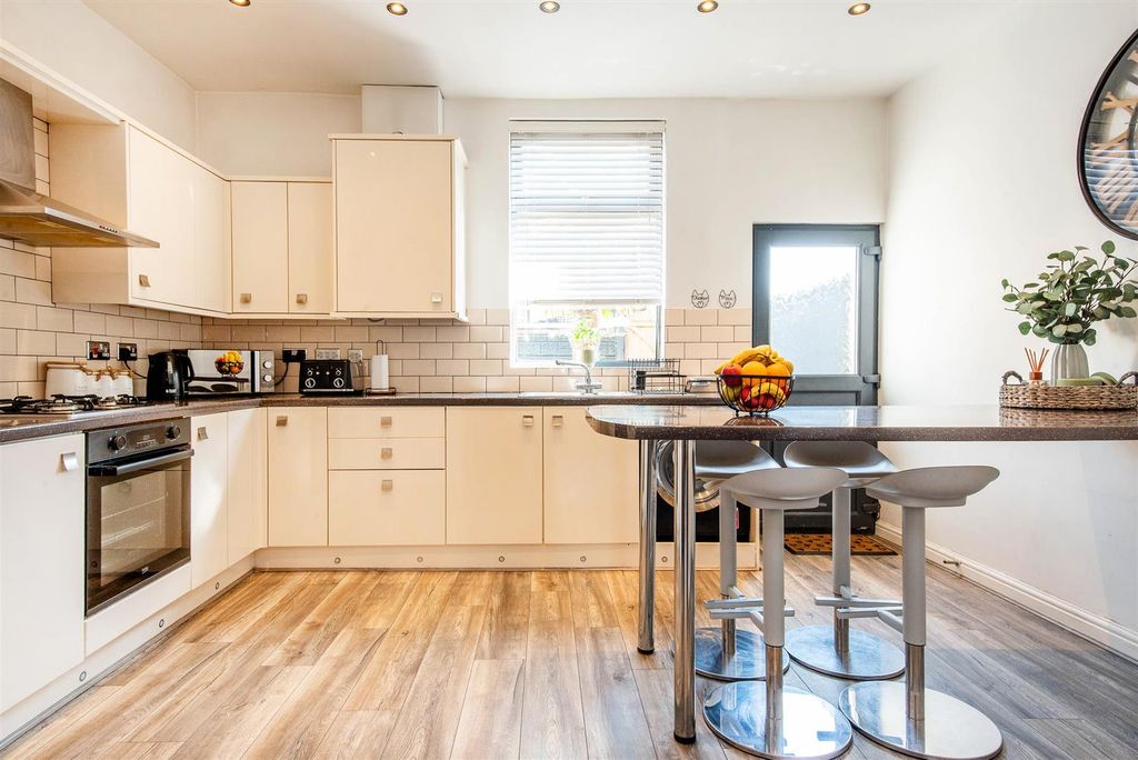 Property photo 3 of 14 Kitchen/Diner