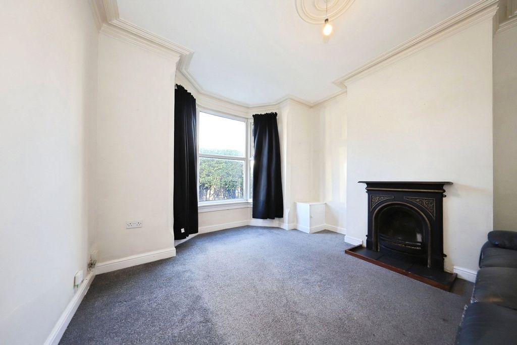 Property photo 2 of 17 Photo