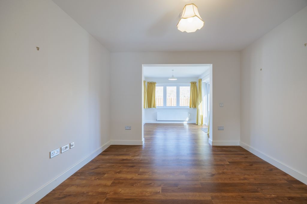 Property photo 3 of 38