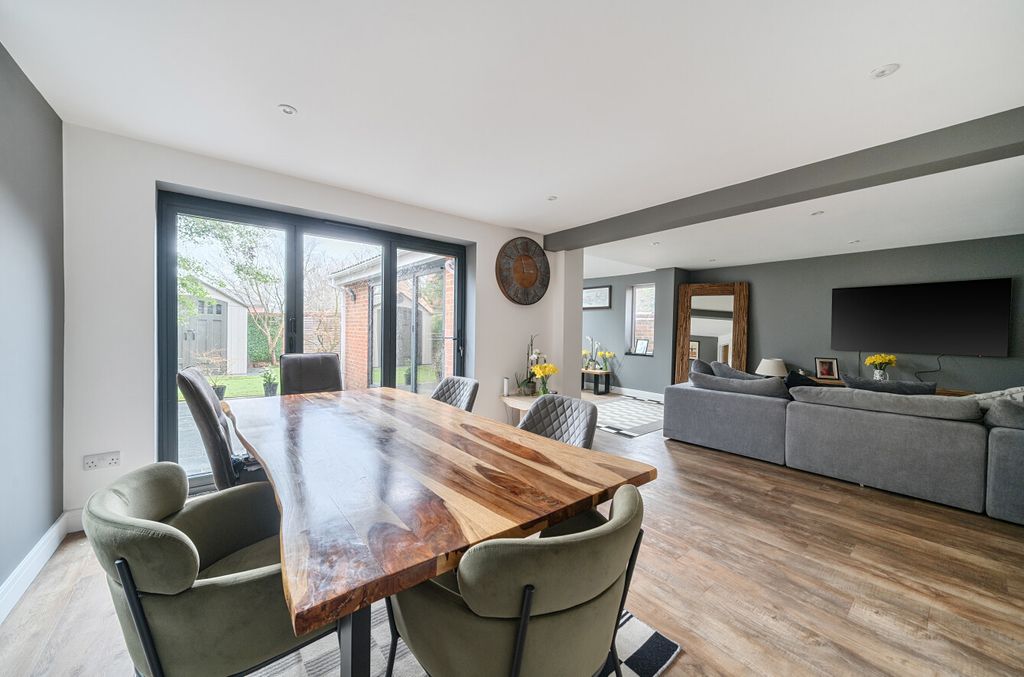 Property photo 2 of 20 1423346-8-69Ab04E...