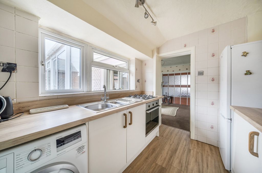 Property photo 2 of 15 Kitchen