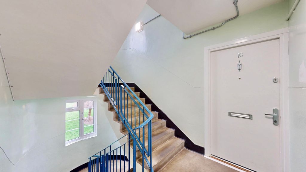 Property photo 3 of 27